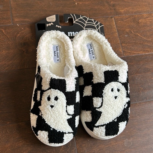 New Womens Ghost Adult Gray Faux Slippers Sz M (6.5-7.5) Halloween Memory Foam - Picture 1 of 2